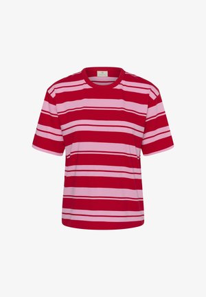 Majica s kratkimi rokavi z rdečimi in roza vodoravnimi črtami, okroglim izrezom ovratnika in običajnim krojem na belem ozadju.