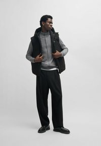 HUGO BRANDEN - Smanicato - black