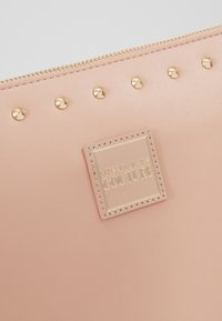 Versace Jeans Couture Pochette - nude