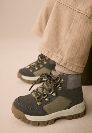 Next, (F) FIT - LACE UP WALKING BOOTS FIT (F) - Snørestøvletter - grey