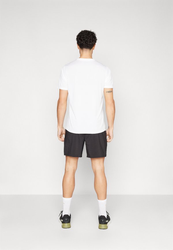 ESSENTIALS SHORT - Sports shorts3