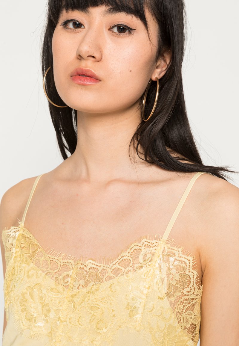 Damen T-Shirts | Soaked in Luxury CLARA SINGLET Top pale banana/hellgelb - RI29903 Damen T-Shirts | Soaked in Luxury CLARA SINGLET Top pale banana/hellgelb - RI29903