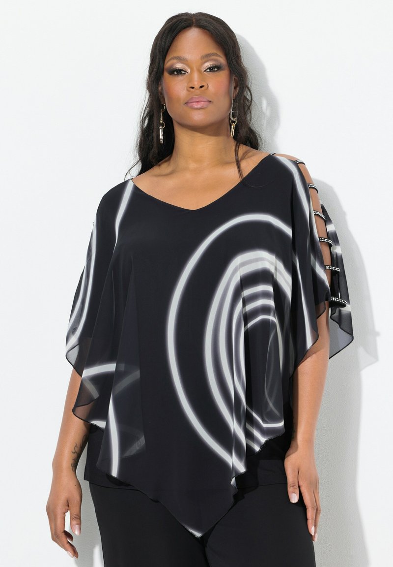 Top in chiffon nero con motivi bianchi a spirale. Presenta un collo a V e maniche a cascata con decorazioni hardware sulle spalle.