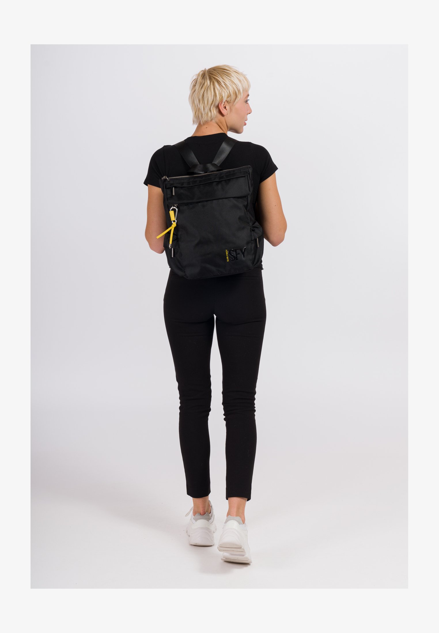 Suri Frey SFY Jancy 14754 - Zaino Donna In Tessuto Sintetico Effetto Neoprene - Tinta Unita, Leggero, Con Tracolla Regolabile