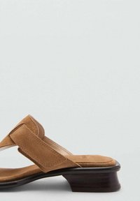Mango Varvassandaalit - brown