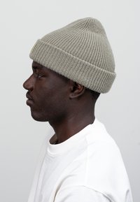 Thumbnail Image 3