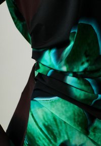 Next REGULAR FIT RUCHED DETAIL - Pitkähihainen paita - black green floral print