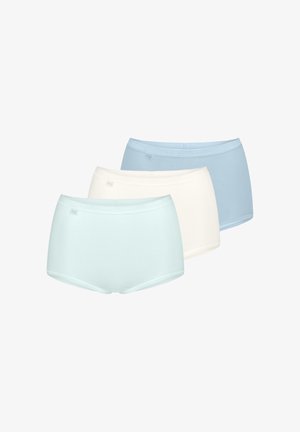 Drie paar dames hipsterondergoed in lichtblauw, wit en lichtgroenblauw. Gemaakt van zachte stof, met een gladde tailleband en zonder patronen.
