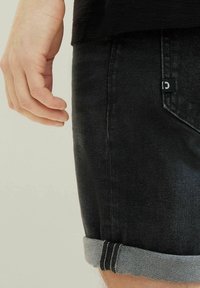 TOM TAILOR DENIM Jeansshorts - used dark stone black denim