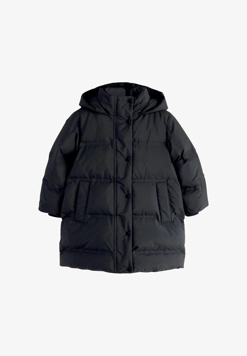 Manteau matelassé noir à capuche avec boutons sur le devant, deux poches latérales et manches longues, conçu pour la chaleur et l'hiver.