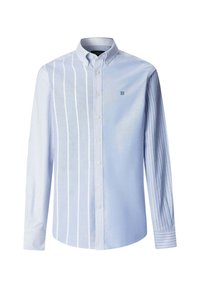 Svetlomodrá pánska košeľa na gombíky s kombinovanými vertikálnymi bielymi pruhmi, golierom na gombíky a malým vyšívaným logom na ľavej strane hrude.