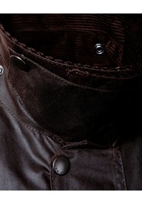 Barbour BEAUFORT - Halflange jas - braun