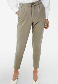 ONLY LOOSE FIT - Pantalones deportivos - walnut