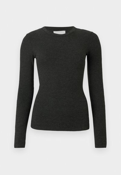 Top preto de manga comprida feito de tecido canelado. Decote redondo, corte justo e textura lisa sem padrões ou detalhes.