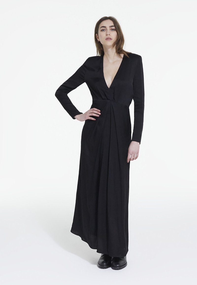 The Kooples Maxi-jurk zwart The Kooples Maxi-jurk zwart