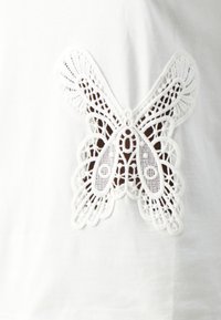 ONLY ONLFLY - Tricou cu imprimeu - cloud dancer