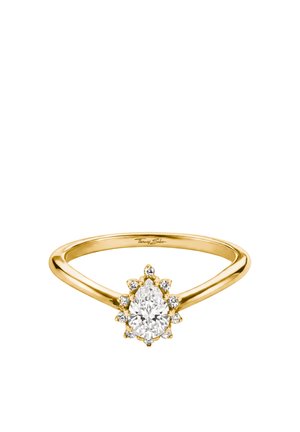 Goldener Ring mit einem birnenförmigen zentralen Diamanten, umgeben von kleinen runden Diamanten auf einem dünnen polierten Band.