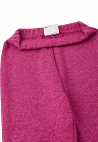 Legginsy dzianinowe w kolorze różowym fuksji o miękkiej teksturze, z szerokim elastycznym pasem i metką do pielęgnacji wewnątrz.