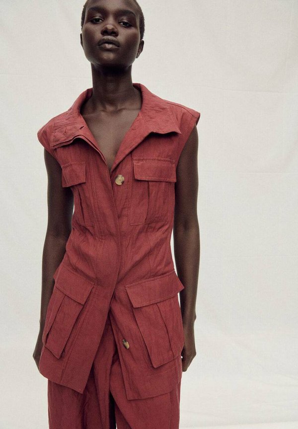 BEETS - Waistcoat - wine