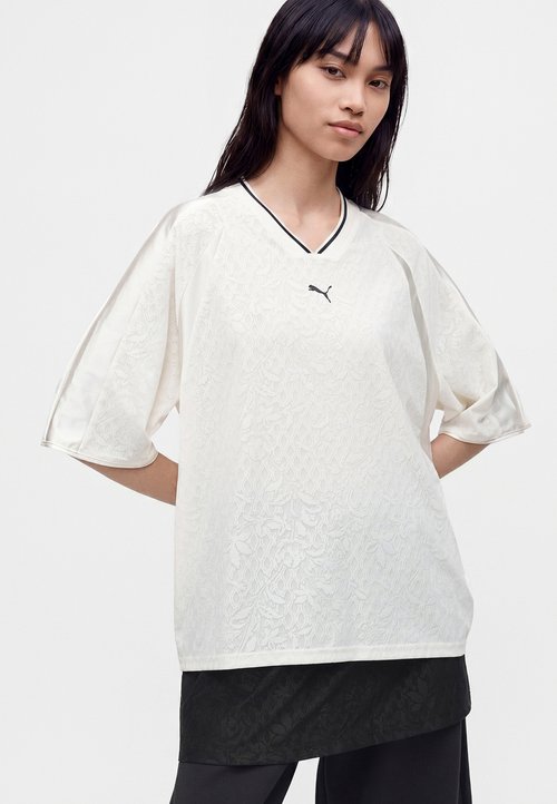 PUMA Camiseta de Casual de Mujer LACE PACK Oversized Short Slee Blanco — photo 4
