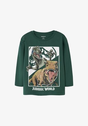 Grünes Langarm-T-Shirt mit einem Cartoon-Druck von einem T-Rex und einem Raptor, mit dem Text "Jurassic World" am unteren Rand. Weicher Baumwollstoff.