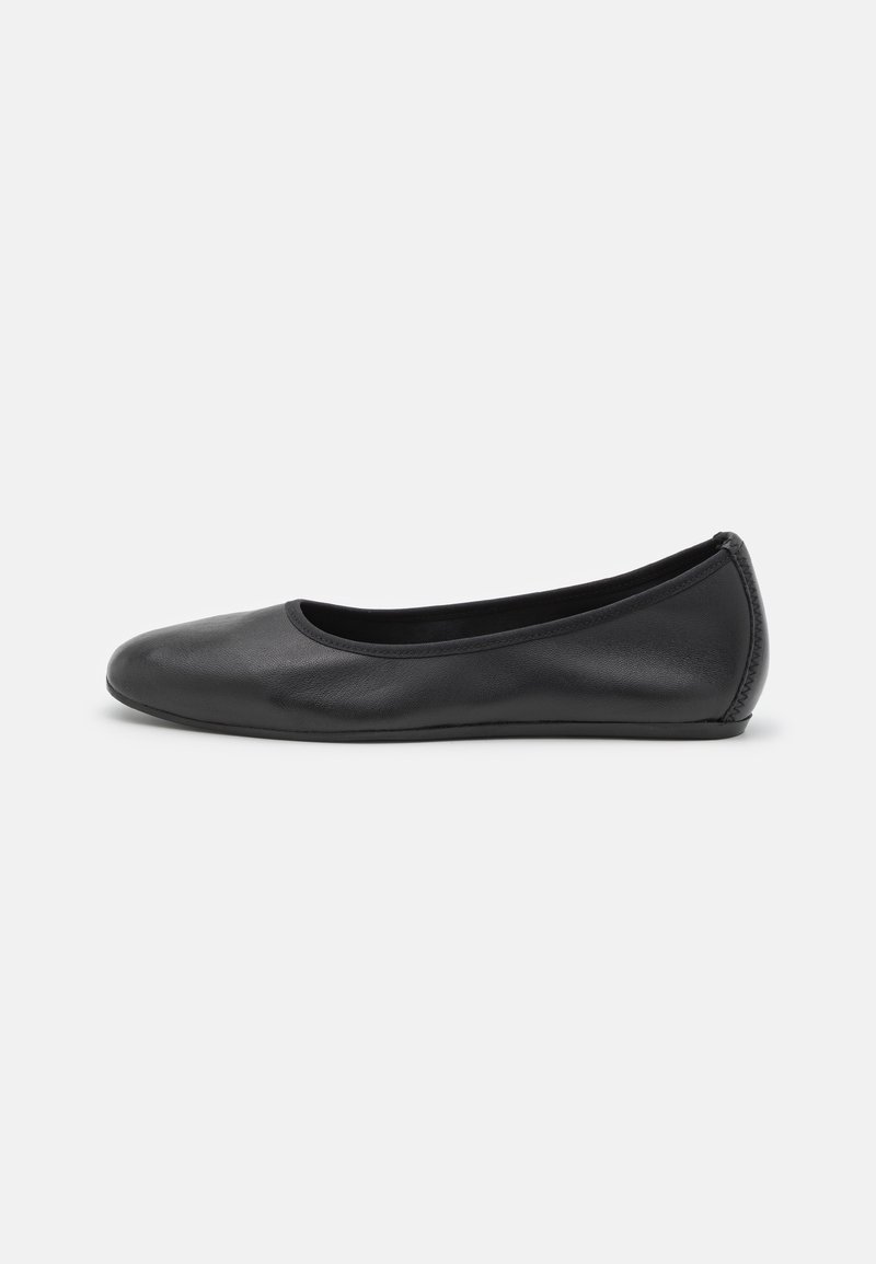 Filippa K - REY FLAT - Klassischer Ballerina - black, Vergrößern