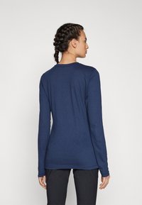 Columbia HIDDEN HAVEN™ LS TEE - Ilgarankovis viršutinės dalies drabužis - collegiate navy/treehome plaid