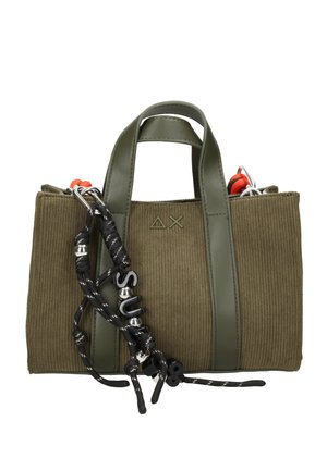 Borsa in velluto a coste kaki con manici in pelle verde e corda nera con perline e lettere attaccate al centro anteriore.