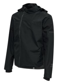 Giacca nera realizzata in un tessuto leggero e testurizzato. Presenta un colletto alto, una cerniera frontale e polsini regolabili. Dettaglio logo discreto.