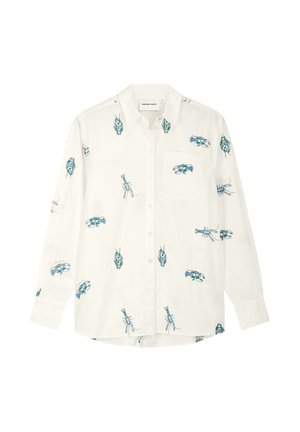 Witte blouse met lange mouwen en knopen, met een kraag, bedrukt met blauwe illustraties van kreeften en garnalen verspreid over de stof.
