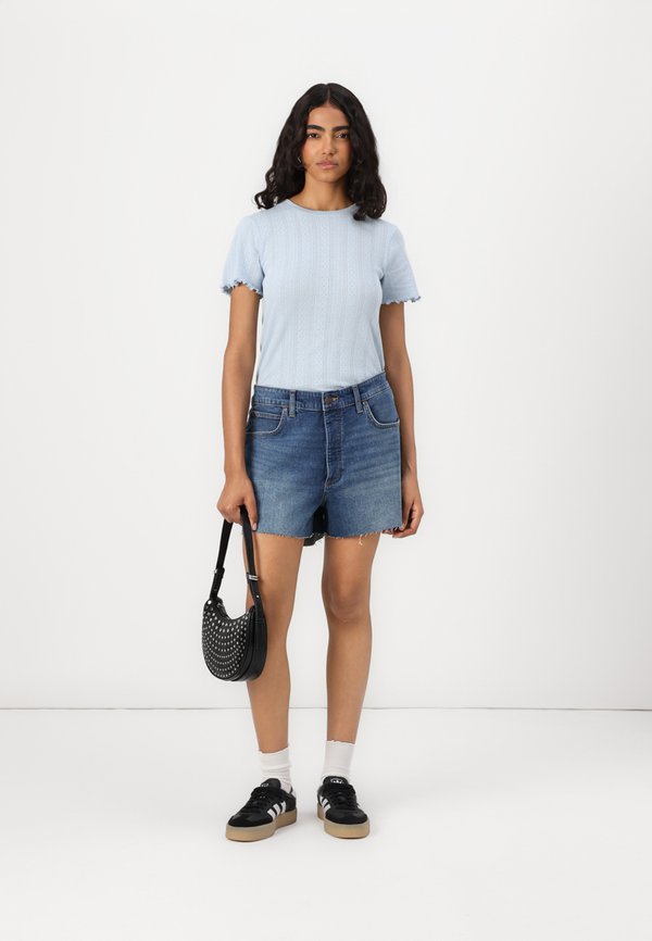 LOOSE SLOUCH - Denim shorts - ocean dive3