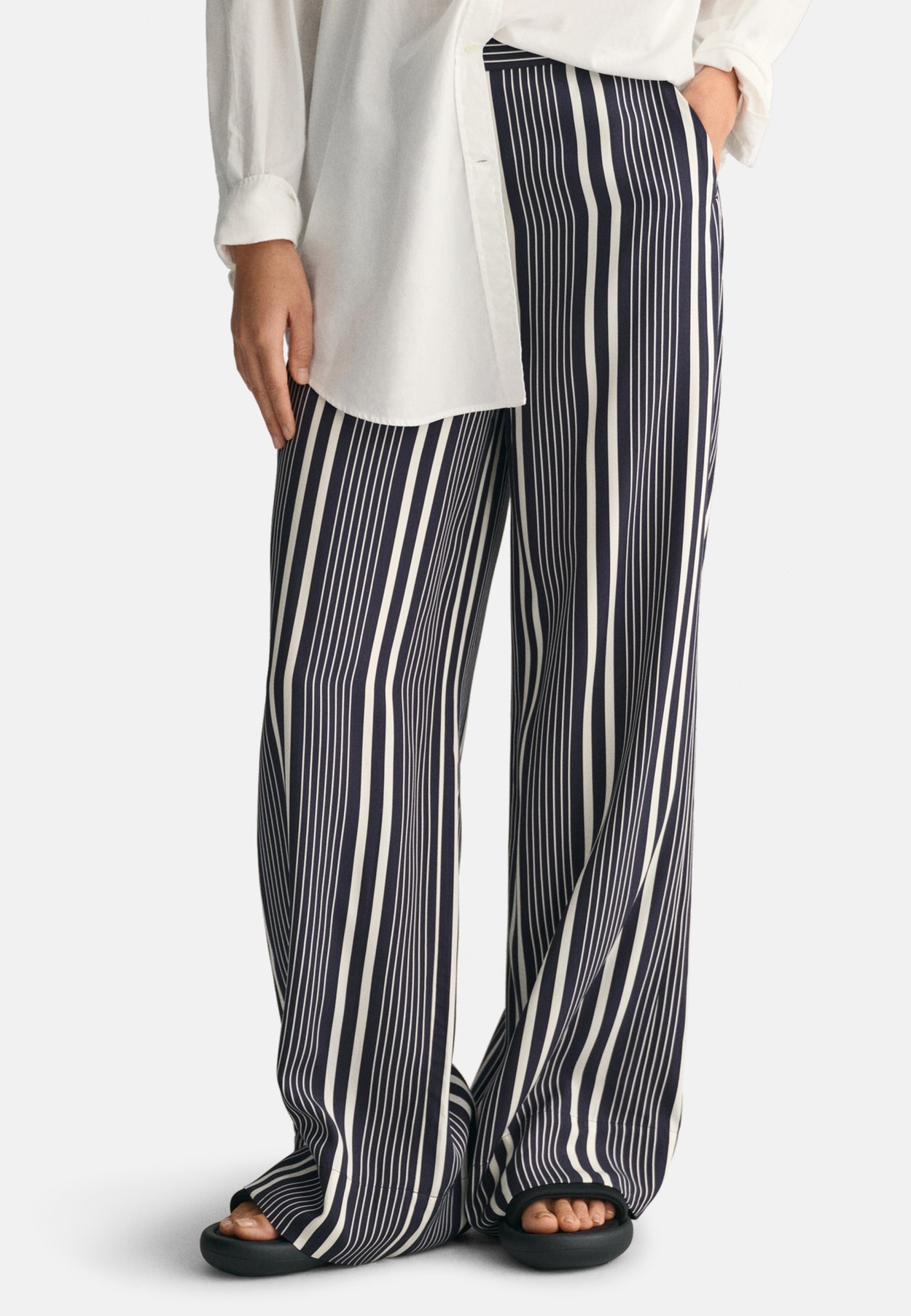 WIDE LEG STRIPED PRINT