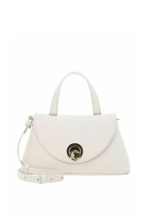 Witte leren handtas met bovenhandvat en afneembare schouderriem, met een afgeronde klep en een gouden ronde sluiting.