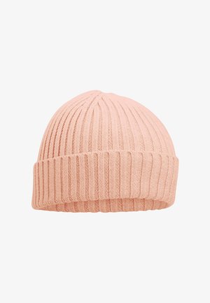 Różowa dziergana czapka z prążkowaną teksturą, z podwiniętym mankietem i zaokrąglonym wierzchołkiem. Wykonana z miękkiego, elastycznego materiału zapewniającego komfort.