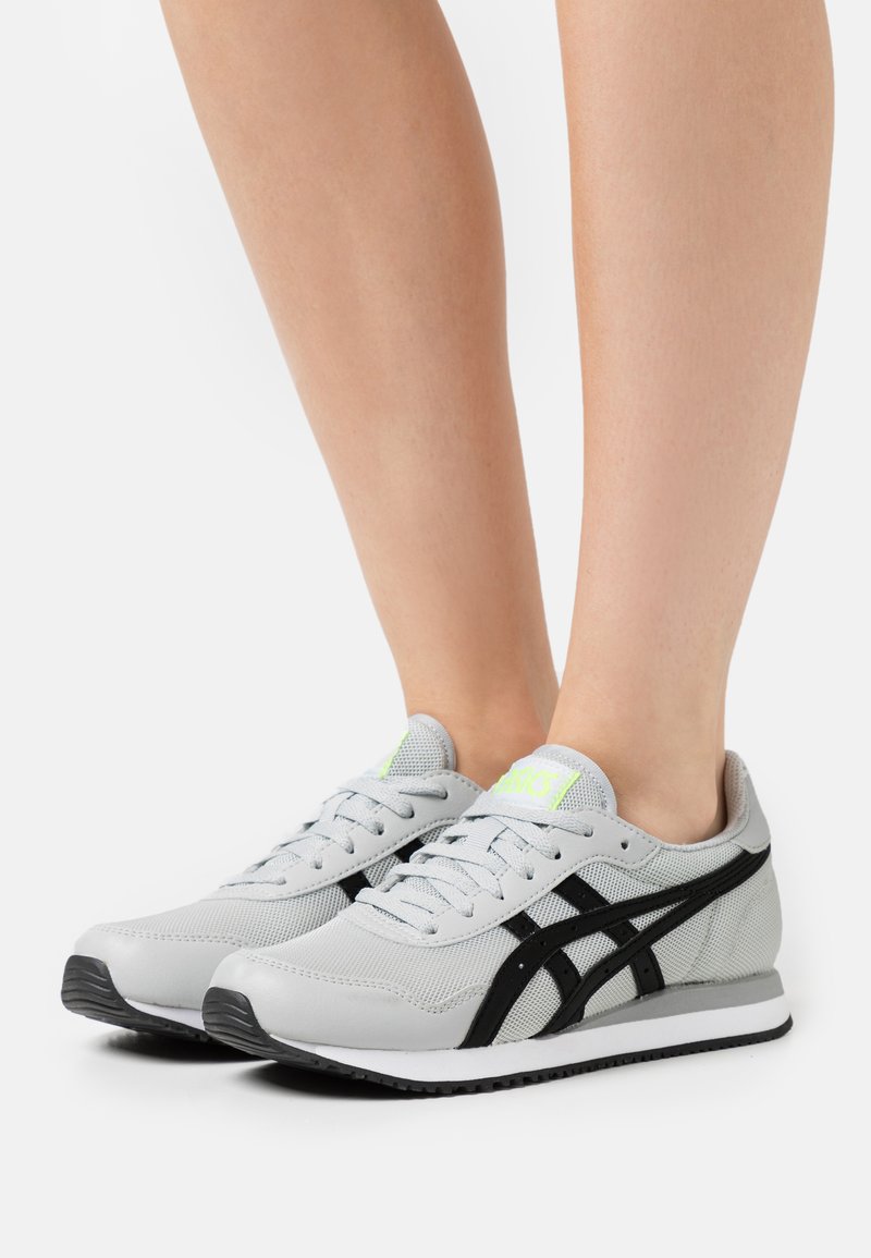 Damen Sneaker low | ASICS SportStyle TIGER RUNNER Sneaker low glacier grey/black/grau - JR43022 Damen Sneaker low | ASICS SportStyle TIGER RUNNER Sneaker low glacier grey/black/grau - JR43022