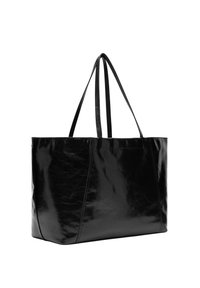 Czarna torba na ramię z błyszczącej skóry. Prostokątny kształt z dwoma długimi uchwytami. Gładka tekstura i minimalistyczny design bez widocznych elementów metalowych.