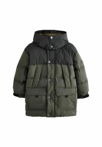 Giubbotto imbottito in verde scuro e nero con cappuccio, bottoni a pressione, due tasche anteriori e texture trapuntata. Materiale morbido e isolante.