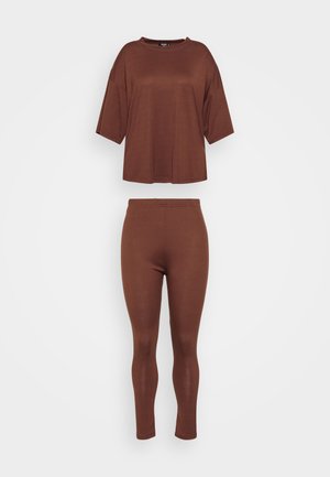 OVERSIZED T SHIRT LEGGING SET - T-shirt basic - chocolate