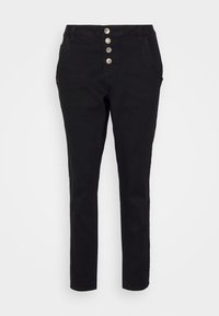 Calças pretas de algodão com um corte slim, apresentando um fechamento frontal com cinco botões, dois bolsos laterais e bainhas lisas.