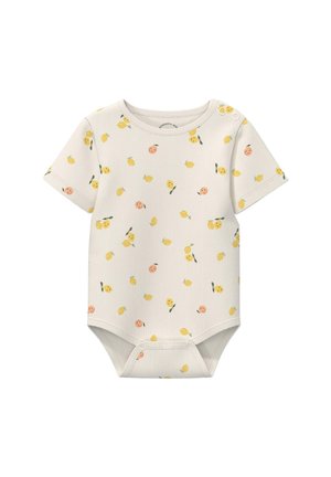 Baby-Strampler in Cremefarben mit kurzen Ärmeln, Druckknöpfen an Schulter und Schritt, verziert mit kleinen gelben und orangefarbenen lachenden Fruchtmotiven.
