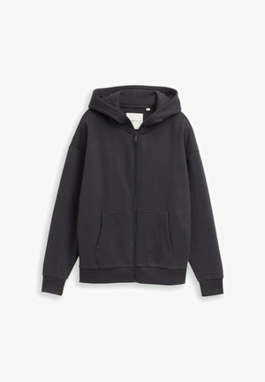 Zwarte hoodie met ritssluiting, voorzakken in kangoeroestijl en capuchon, afgebeeld tegen een witte achtergrond.