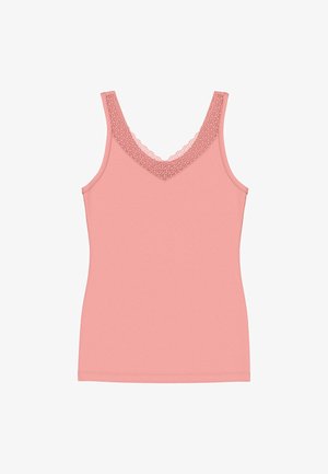 Pinkes ärmelloses Tanktop mit V-Ausschnitt, verziert mit passender Spitzenborte, flach auf weißem Hintergrund liegend.