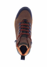 Braune Wildleder-Wanderstiefel mit schwarzen Akzenten, orange- und schwarze Schnürsenkel, gepolstertem Kragen und Mesh-Futter. Verfügt über eine Zuglasche an der Ferse.
