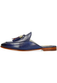 Mocasines sin respaldo de cuero azul con suela marrón y borlas decorativas en la parte superior, mostrados en perfil lateral.