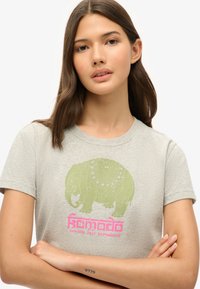 Superdry & Co KOMODO HATHI - Camiseta estampada - pumice stone beige marl