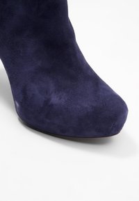 Pura Lopez Botines de tacón - dark blue
