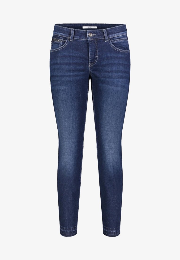 Jean slim bleu foncé avec fermeture bouton et zip, poches avant et arrière, et détails subtils délavés sur les cuisses.