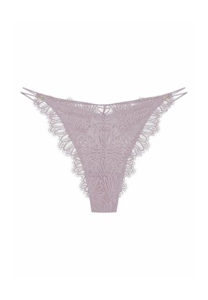 Lace thong in light pink with intricate floral pattern, featuring narrow straps and scalloped edges for a delicate design.