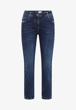 Jean droit en denim bleu foncé avec poches avant, passants de ceinture, fermeture par bouton et détails subtilement délavés.
