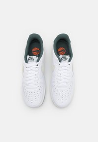 Nike Sportswear AIR FORCE 1  - Sapatilhas - white/sea glass/vintage green/summit white/cosmic clay